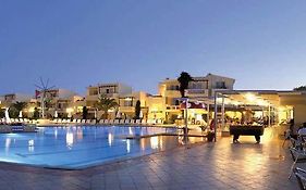 Santa Helena Beach Resort  4*